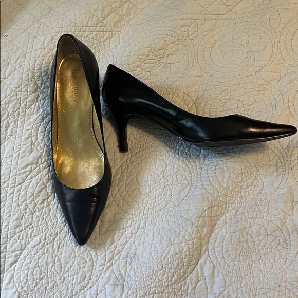 Lauren Ralph Lauren Classic Black Pumps - Picture 1 of 9